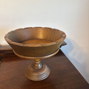 Vintage Wooden Pedestal Fruit Centerpiece Bowl Scalloped 7.75" Grannycore